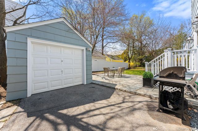 44 Sprague Road, Scarsdale, NY 10583