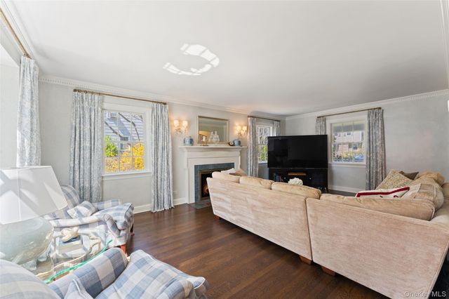 44 Sprague Road, Scarsdale, NY 10583