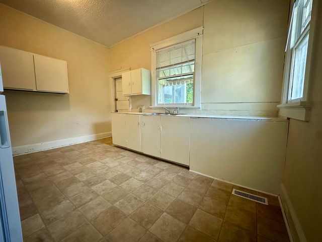 118 Mcqueen Street, Sumter, SC 29150