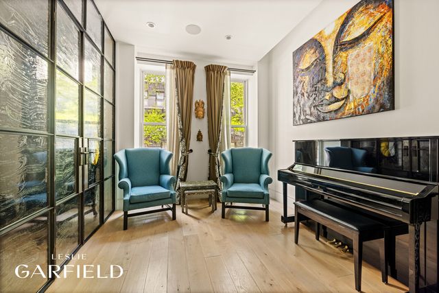 338 E 69TH Street, New York City, NY 10021