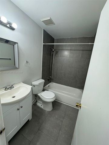 6235 Kendale Lakes Cir 237, Miami, FL 33183