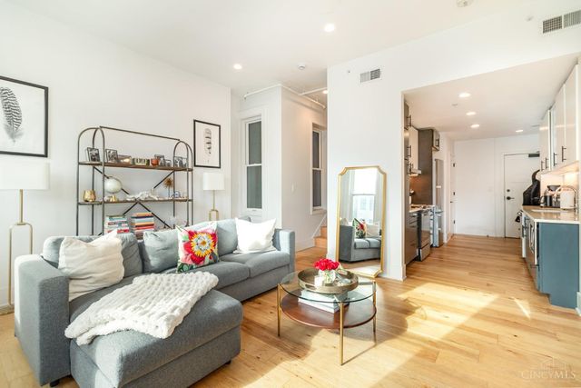 1003 Walnut Street, Cincinnati, OH 45202