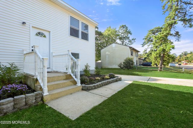 203 Seneca Trail, Browns Mills, NJ 08015
