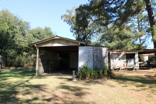 812 John Paul Jones Ave, Leesville, LA 71446