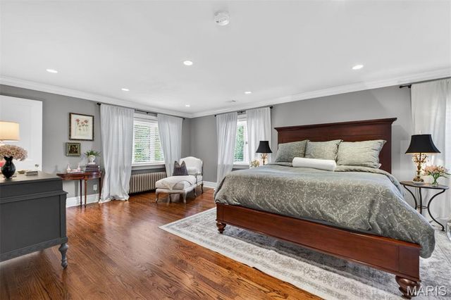 6 Ridgemoor Drive, Clayton, MO 63105
