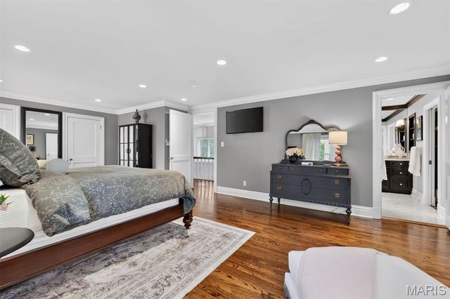 6 Ridgemoor Drive, Clayton, MO 63105