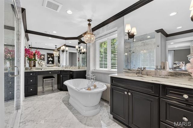6 Ridgemoor Drive, Clayton, MO 63105