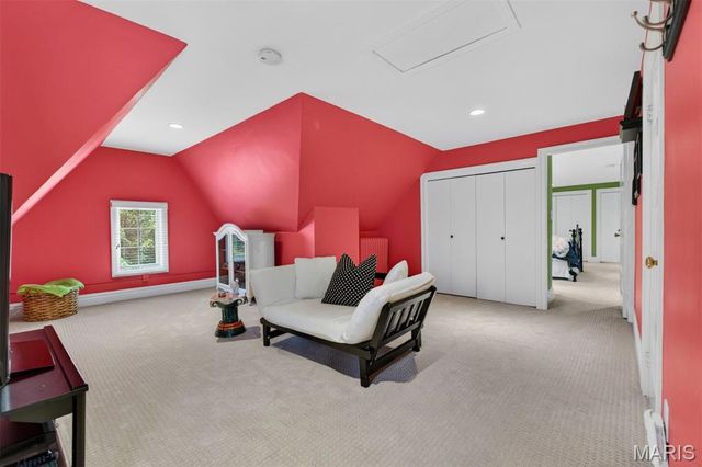 6 Ridgemoor Drive, Clayton, MO 63105