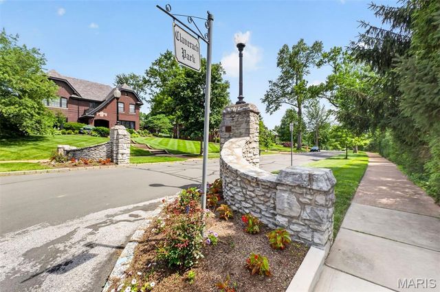 6 Ridgemoor Drive, Clayton, MO 63105