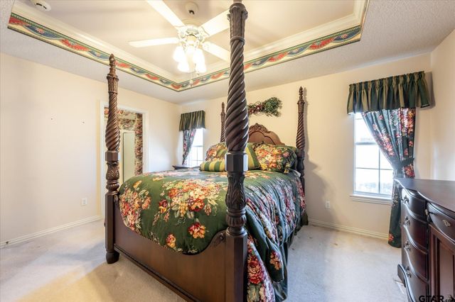 601 Kickapoo St, Chandler, TX 75758