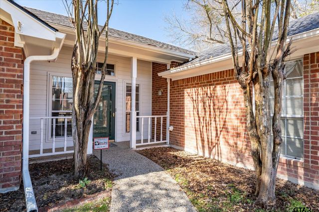 601 Kickapoo St, Chandler, TX 75758