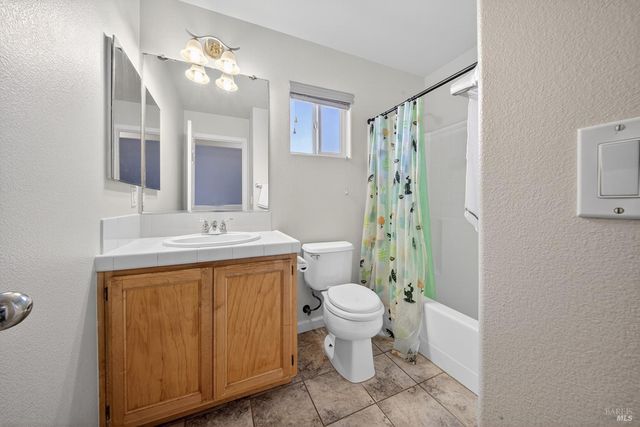 2400 Taylor Mountain Pl, Santa Rosa, CA 95404