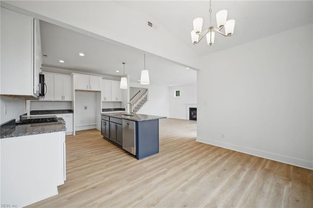609 Connie Way, Virginia Beach, VA 23462