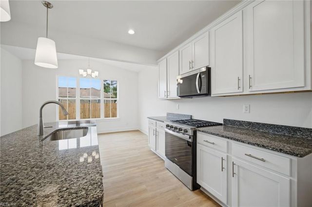 609 Connie Way, Virginia Beach, VA 23462