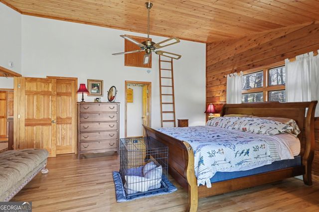 437 Highpoint Drive, Scaly Mountain, NC 28775