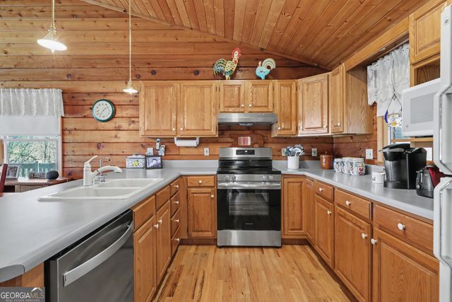 437 Highpoint Drive, Scaly Mountain, NC 28775