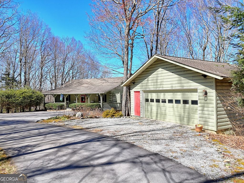 437 Highpoint Drive, Scaly Mountain, NC 28775