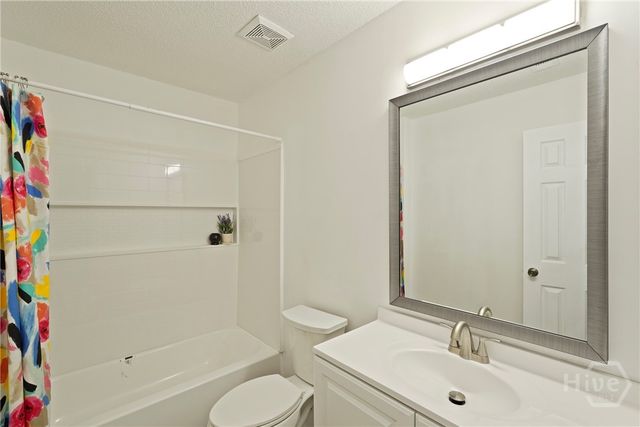 1352 Forest Lake Drive, Hinesville, GA 31313