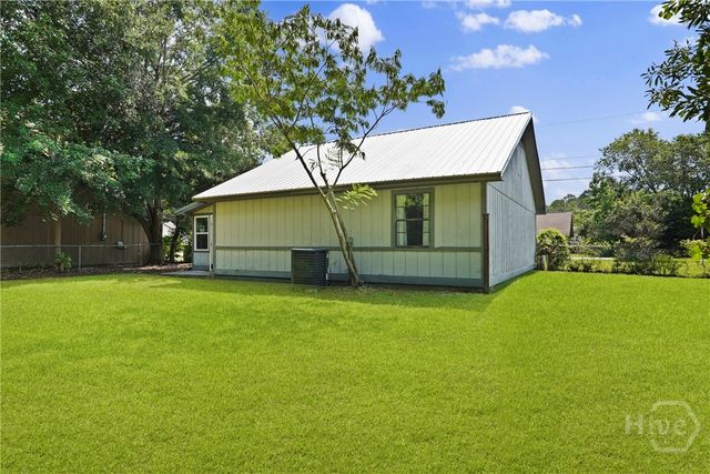 1352 Forest Lake Drive, Hinesville, GA 31313