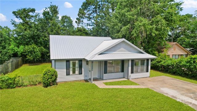 1352 Forest Lake Drive, Hinesville, GA 31313