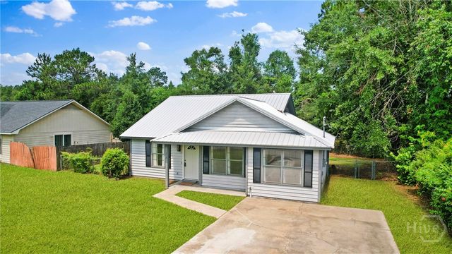 1352 Forest Lake Drive, Hinesville, GA 31313