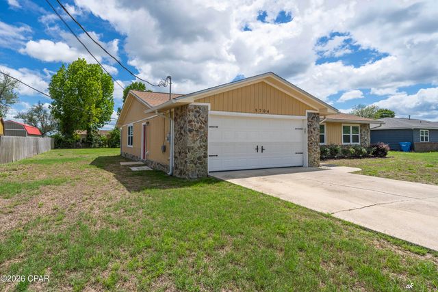 5704 Ivy Road, Panama City, FL 32404