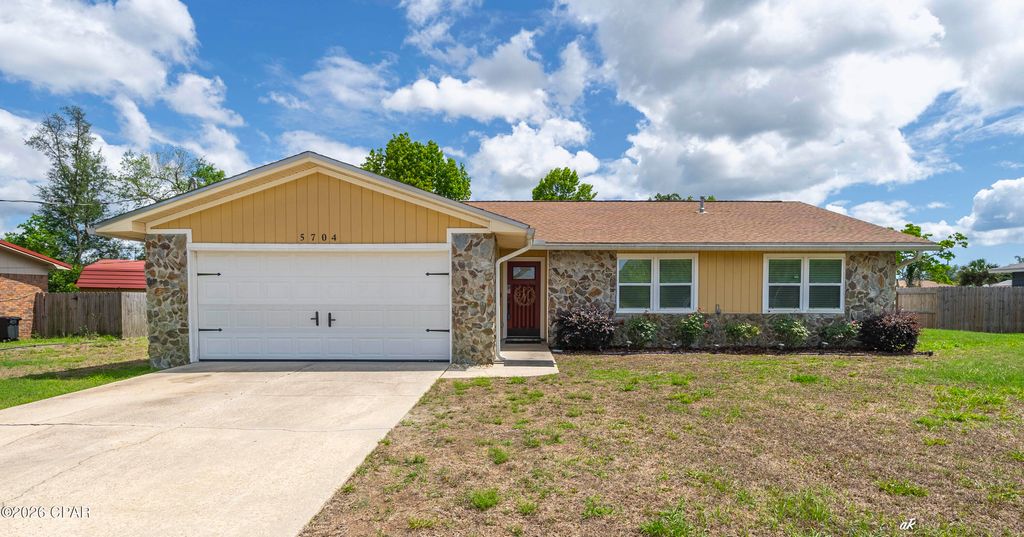 5704 Ivy Road, Panama City, FL 32404