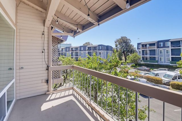 707 Fathom Drive 208, San Mateo, CA 94404