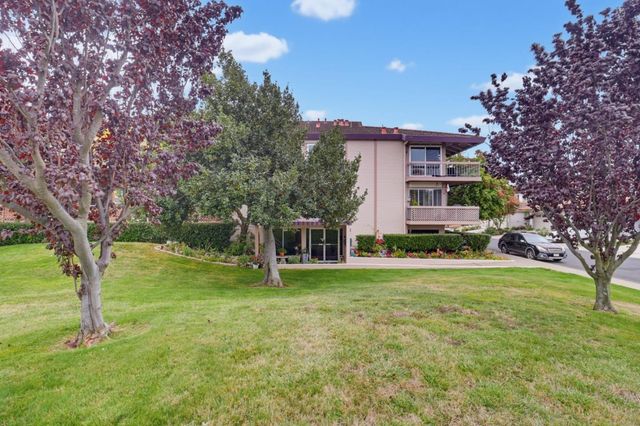 707 Fathom Drive 208, San Mateo, CA 94404