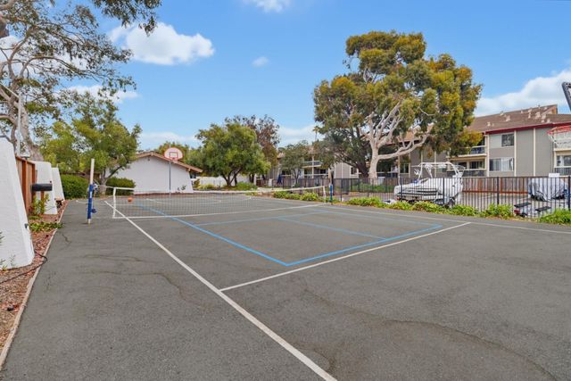 707 Fathom Drive 208, San Mateo, CA 94404