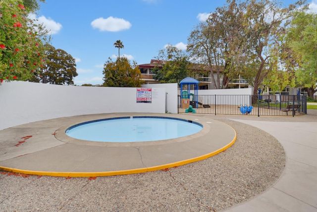 707 Fathom Drive 208, San Mateo, CA 94404