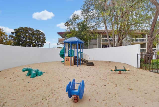 707 Fathom Drive 208, San Mateo, CA 94404