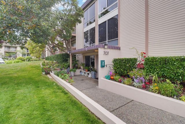 707 Fathom Drive 208, San Mateo, CA 94404