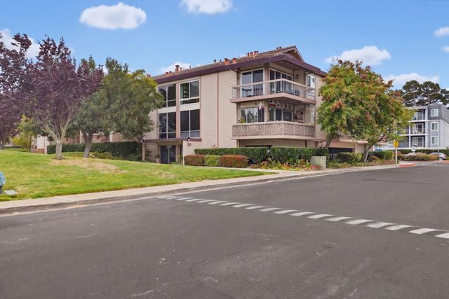 707 Fathom Drive 208, San Mateo, CA 94404