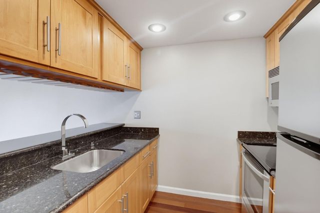 707 Fathom Drive 208, San Mateo, CA 94404