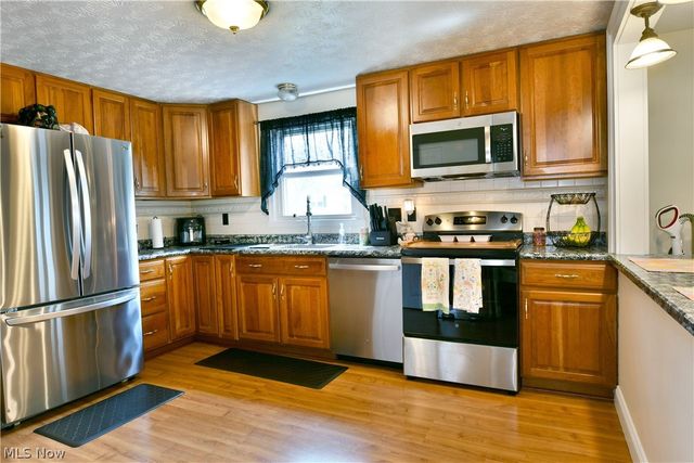 353 Stahl Avenue, Cortland, OH 44410