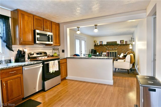 353 Stahl Avenue, Cortland, OH 44410