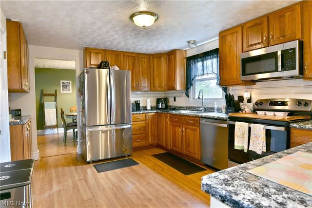 353 Stahl Avenue, Cortland, OH 44410