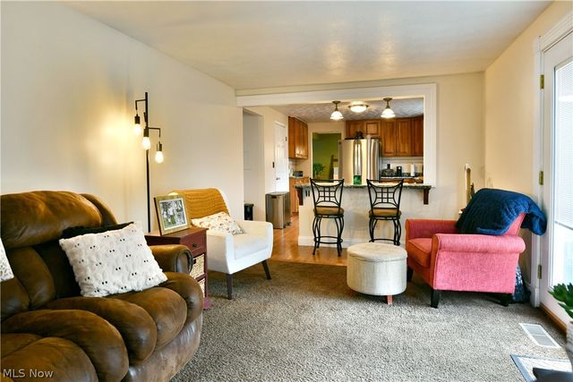 353 Stahl Avenue, Cortland, OH 44410