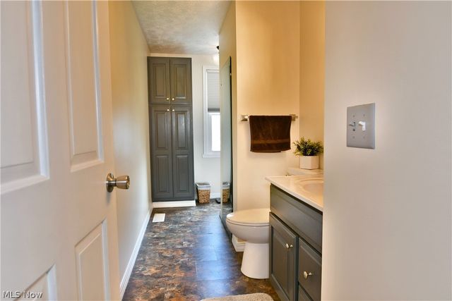 353 Stahl Avenue, Cortland, OH 44410
