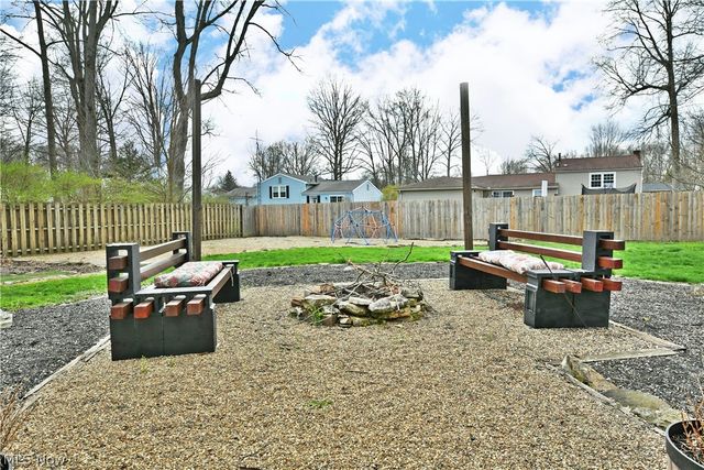 353 Stahl Avenue, Cortland, OH 44410