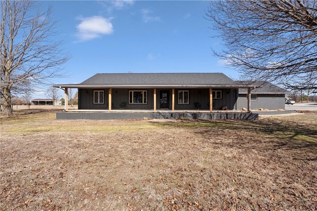 13354 E 520 Road, Colcord, OK 74338