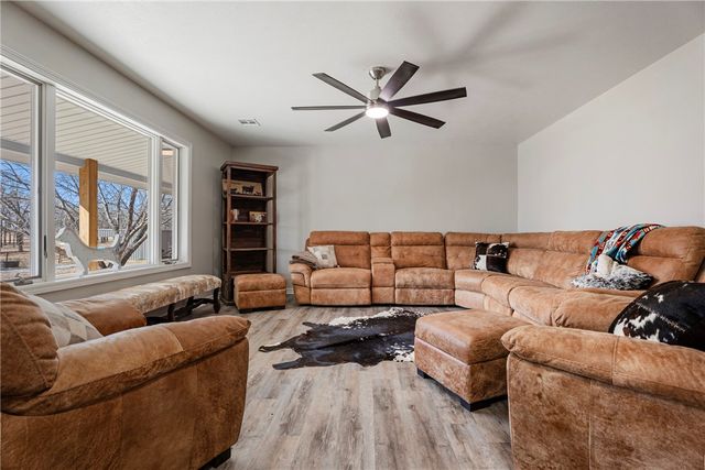 13354 E 520 Road, Colcord, OK 74338