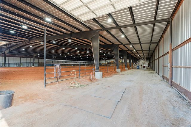 13354 E 520 Road, Colcord, OK 74338