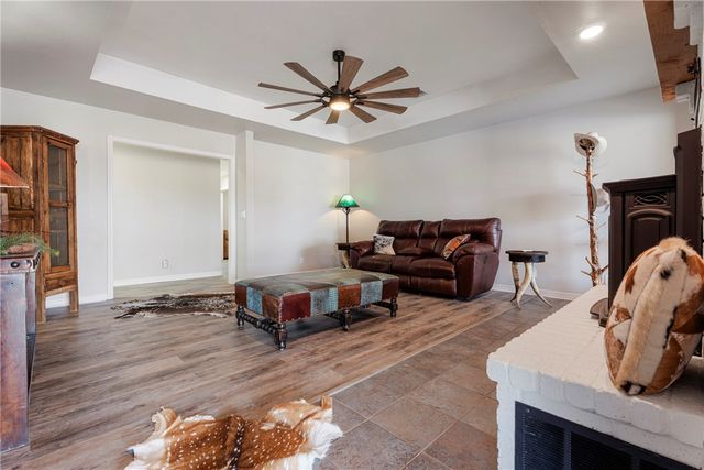 13354 E 520 Road, Colcord, OK 74338