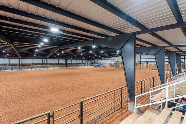 13354 E 520 Road, Colcord, OK 74338