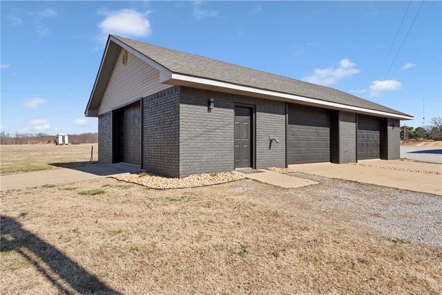 13354 E 520 Road, Colcord, OK 74338