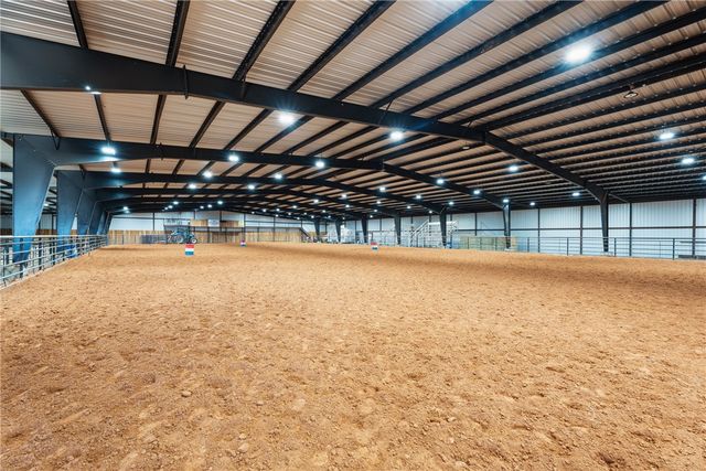 13354 E 520 Road, Colcord, OK 74338