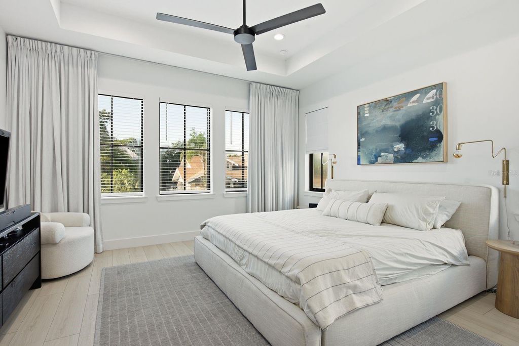 Image 23 of property listing at 501 W WARREN AVENUE 2, Tampa, FL 33602