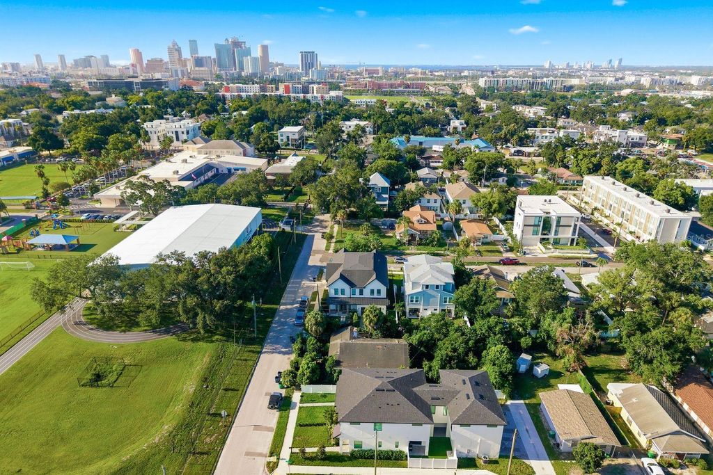 Image 50 of property listing at 501 W WARREN AVENUE 2, Tampa, FL 33602